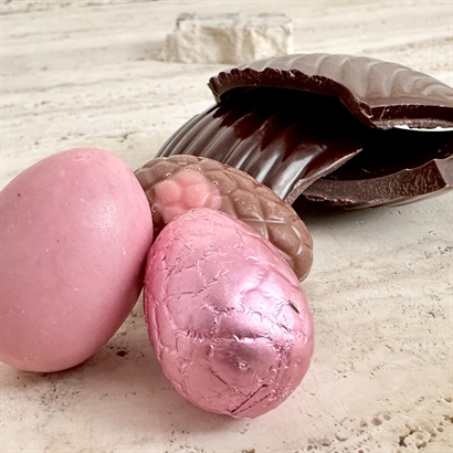 Chokolade Skal med Belgisk gourmet Chokolade & Luksus påskeblanding. Ca. 270 gram