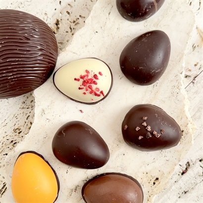 Chokoladeskal  med 7 store hjemmelavede Sv. Michelsen påskeæg ca. 284 gram