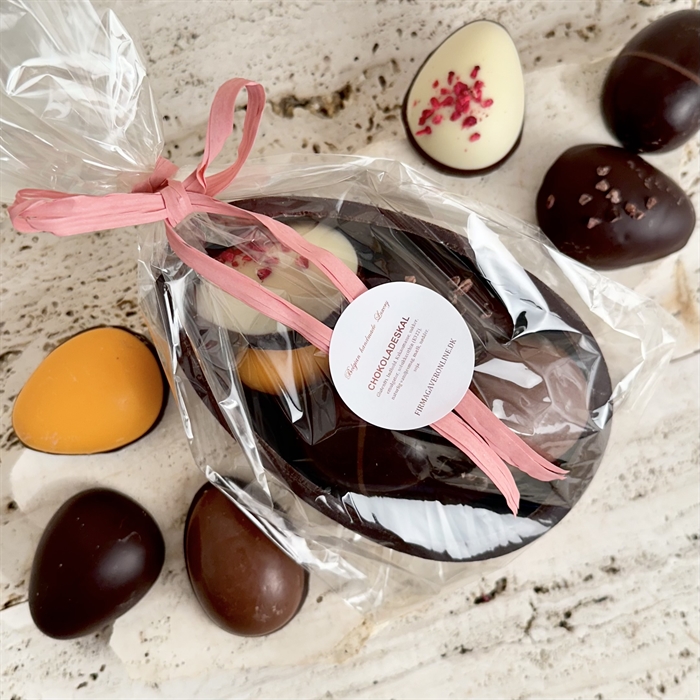 Chokoladeskal  med 6 store hjemmelavede Sv. Michelsen påskeæg ca. 235 gram