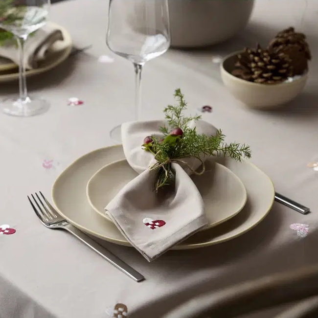 Södahl juledug & 12 stofservietter - Vejl. Udsalgspris 1189,-