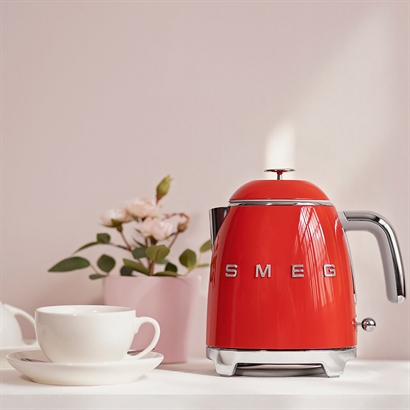 SMEG Elkedel 0,8 L. 3 farver - Vejledende udsalgspris 1199,- 