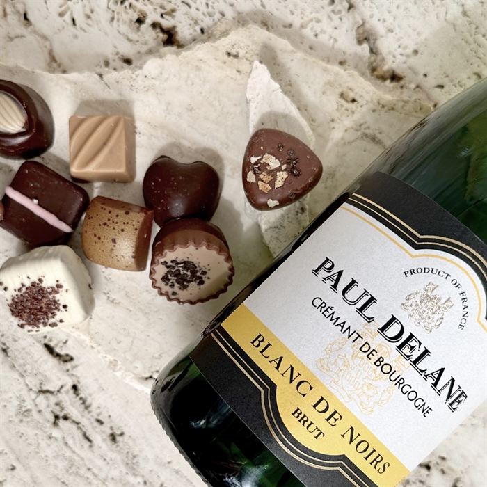 Træskrin med Cremant og 9 stykker Luksus dessertchokolade