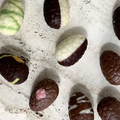 Økopose med påskeprint - Belgiske påskeæg, Amalfimandler, Bagsværd lakrids og chokoladetrøfler