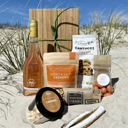 Sommergave i bambusæske med Alkoholfri Rabarber cider og masser af lækre snacks