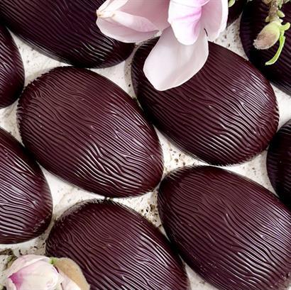 Chokoladeskal med 5 Store Danske Håndlavede Påskeæg - 205 gram