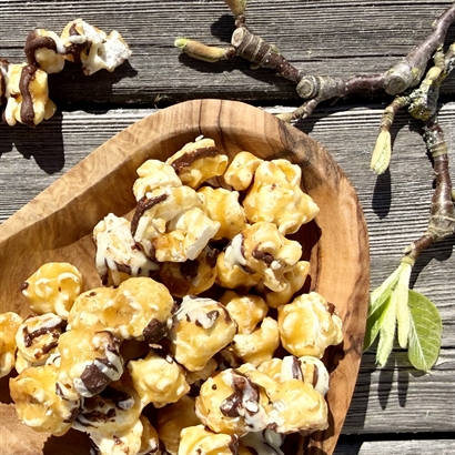 Bambusæske med Hvidvin, Belgisk chokolade, Cantucci og Cashew Nødder