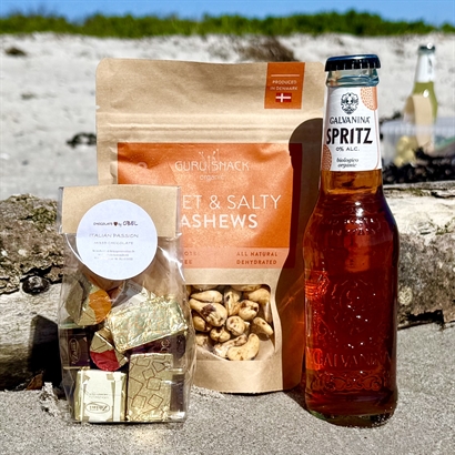 Alkoholfri Sommergave med rød spritz , Italiensk chokolade og snacks 