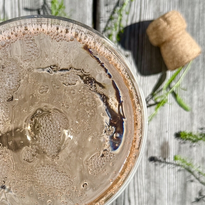 Sommergave med Rosé Spumante, Bülow lakrids, chips og Chokolade