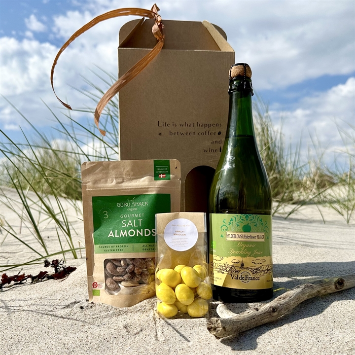 Sommergave med alkoholfri cider, italienske amalfimandler og salte mandler