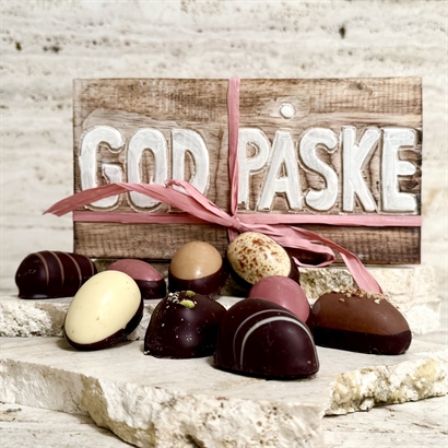 GOD PÅSKE håndlavet skrin med 9 store Danske Håndlavede Påskeæg