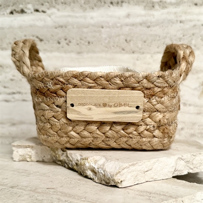 Meningsfuld gave i jutekurv – bæredygtig gave med lakrids, chokolade & frøbombe