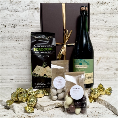Gavekurv alkoholfri med Cider, snacks og chokolade