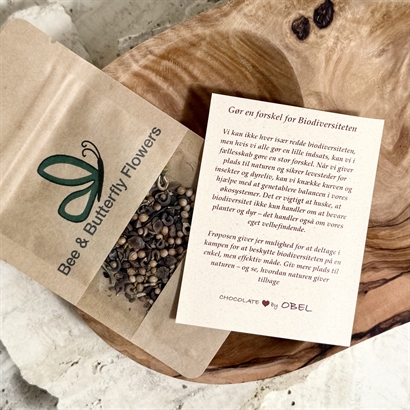 Meningsfuld gave - Jutekurv med blomstereng og Luksus Chokoladeblanding 400 gram