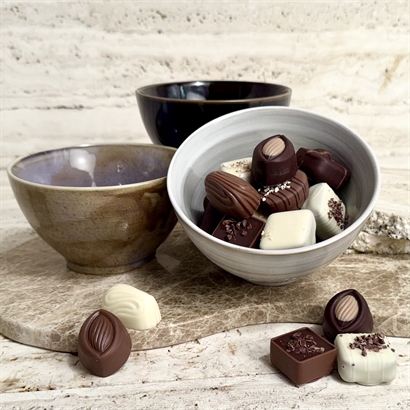 Bloomingville mixed Stentøj Skål med 20 Belgiske Gourmet Dessertchokolader