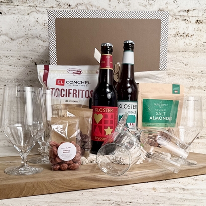 Luksuskurv med Georg Jensen Ølglas, Danske kloster øl og delikatesser