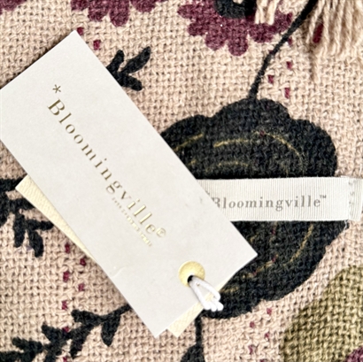 Julegave - Bloomingville Plaid med rødvin og lækkerier