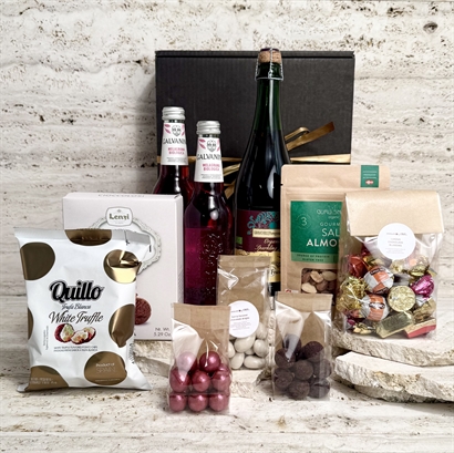 Alkoholfri gavekurv med cider, lemonade, chokolade & delikatesser