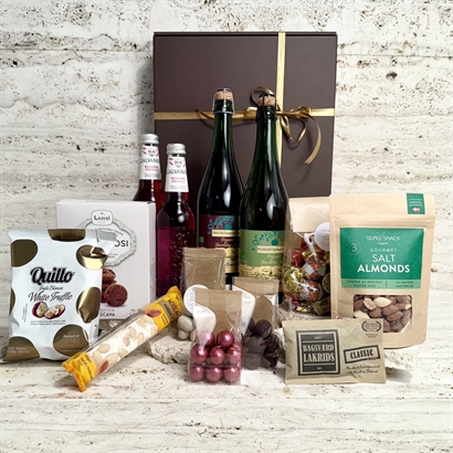 Alkoholfri stor gavekurv med cider, lemonade, chokolade & delikatesser