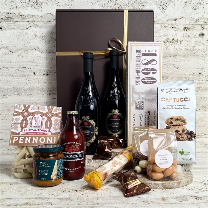 Gaveæske med Pasta kit, italiensk, Rødvin, chokolade og delikatesser