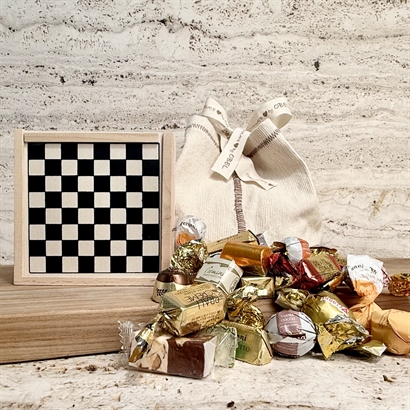  Firmagave med spil - Bomuldspose med "5 i 1 spil" og 600 gram Luksus Chokoladeblanding