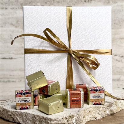 Cremino Italiensk chokolade - 9 stk i præget hvid æske – 90 gram