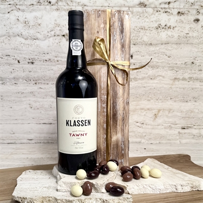 smukt træskrin med portvin tawny og italienske chokolademandler