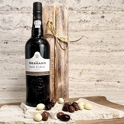 Træskrin med Portvin Grahams Fine Tawny og italienske chokolademandler 