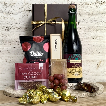 Alkoholfri Firmagave med spil, fransk cider, snacks og chokolade