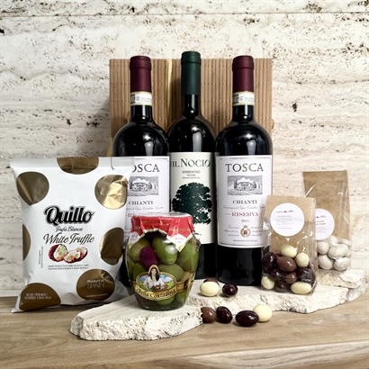 Luksus Vin og chokoladegave med 3 flasker skøn italiensk vin, lækker Chokolade og snacks.