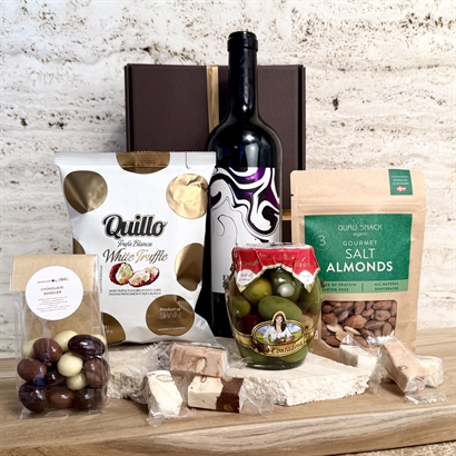 Gavekurv med Tapas kit spansk rødvin og delikatesser