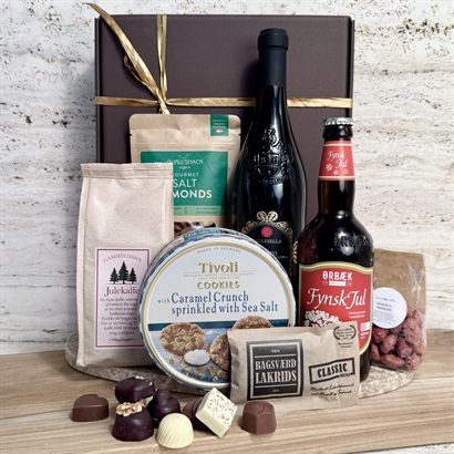 Dansk firmagavekurv med vin, øl, delikatesser, lakrids og chokolade