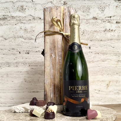 alkoholfri cremant i træskrin og 9 stykker Luksus dessertchokolade