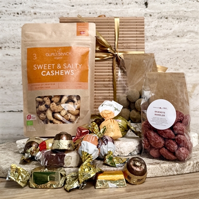 Bambusæske – eksklusiv gave med chokolade, nødder & lakrids