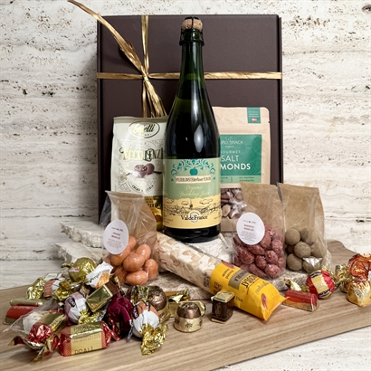  Alkoholfri Gavekurv med lækker Chokolade og snacks.