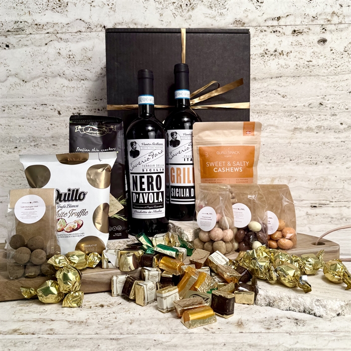   Vin og chokoladegave med 2 flasker vin, masser af lækker Chokolade og snacks.