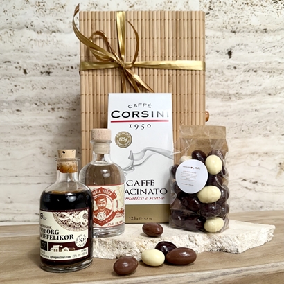 Bambusæske med espresso Martini kit og chokolademandler