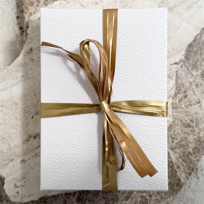 Luksus chokoladeblanding - 100 gram i præget hvid æske