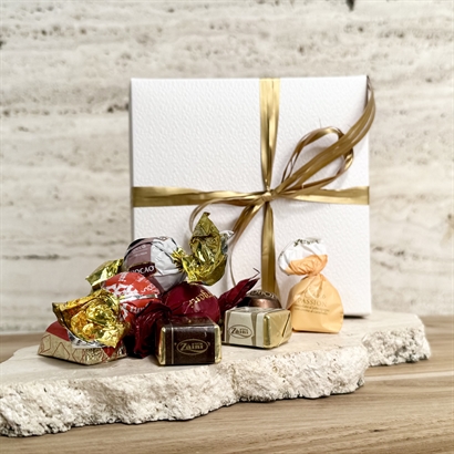 Luksus chokoladeblanding - 400 gram i præget hvid æske