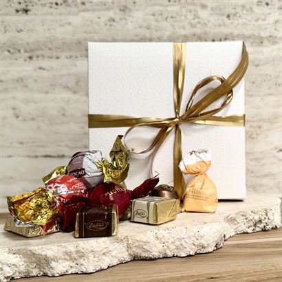 Luksus chokoladeblanding - 400 gram i præget hvid æske