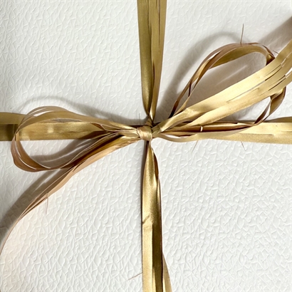 Luksus chokoladeblanding - 600 gram i præget hvid æske