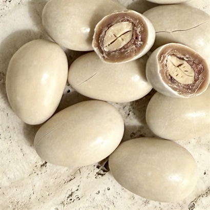 Luksus Vin og chokoladegave med 3 flasker skøn italiensk vin, lækker Chokolade og snacks.