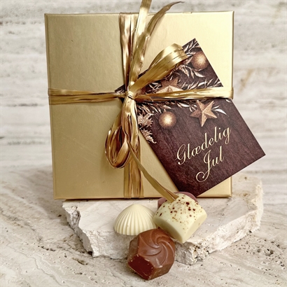 Eksklusiv guldæske med 25 stk. dansk håndlavet dessertchokolade og 400 gram luksus chokoladeblanding