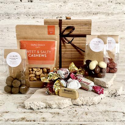 Bambusæske – eksklusiv gave med chokolade, nødder & lakrids