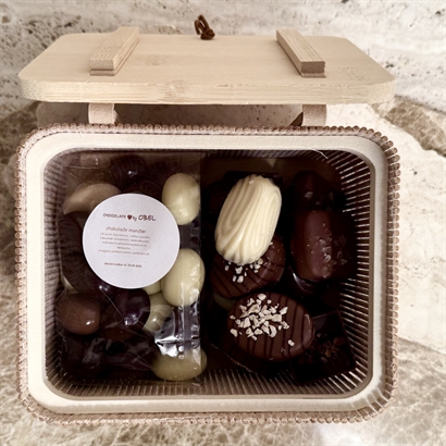 Plant et træ - Bambusæske fyldt med 360 gram lækker chokolade