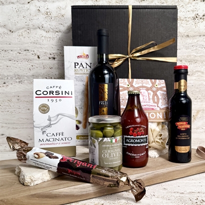 Gavekurv med italiensk rødvin og delikatesser