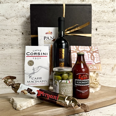 Gavekurv med italiensk rødvin og delikatesser