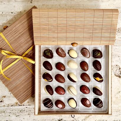 Bambusæske med 25 Luksus dessert påskeæg 310 gram