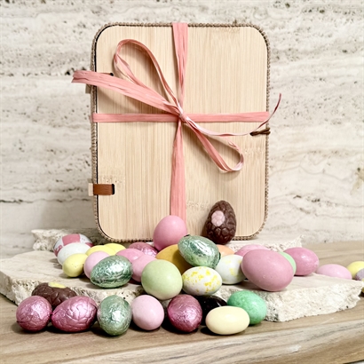 Smuk Bambusæske med Luksus påskeblanding 1000 gram