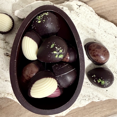 Chokoladeskal med 10 Danske Håndlavede Påskeæg - 155 gram