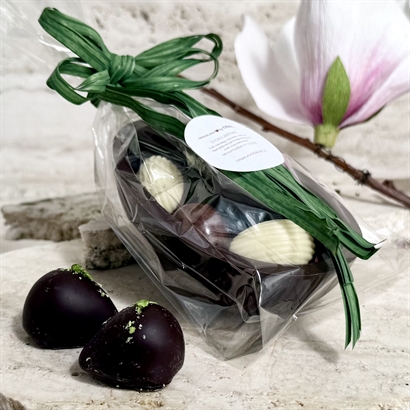 Chokoladeskal med 10 Danske Håndlavede Påskeæg - 155 gram